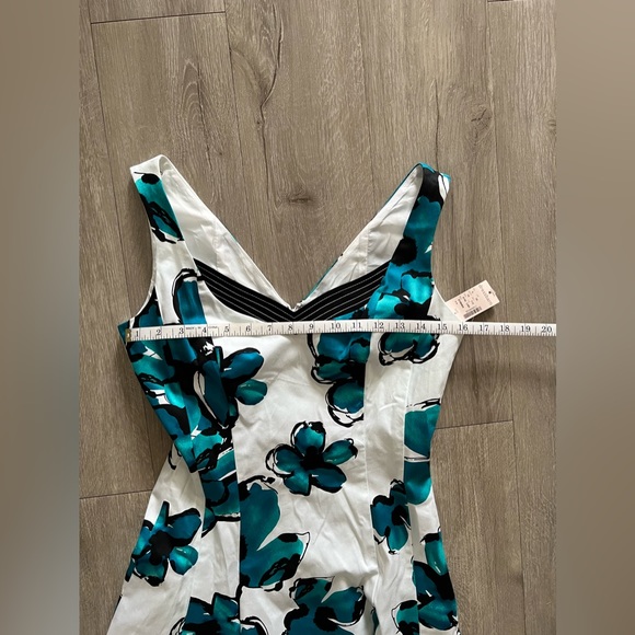 Jones Studio Sleeveless Dress NWT - Size 4 - Picture 6 of 9